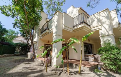 Resale - House - Semi-Detached House - Marbella - Nueva Andalucia