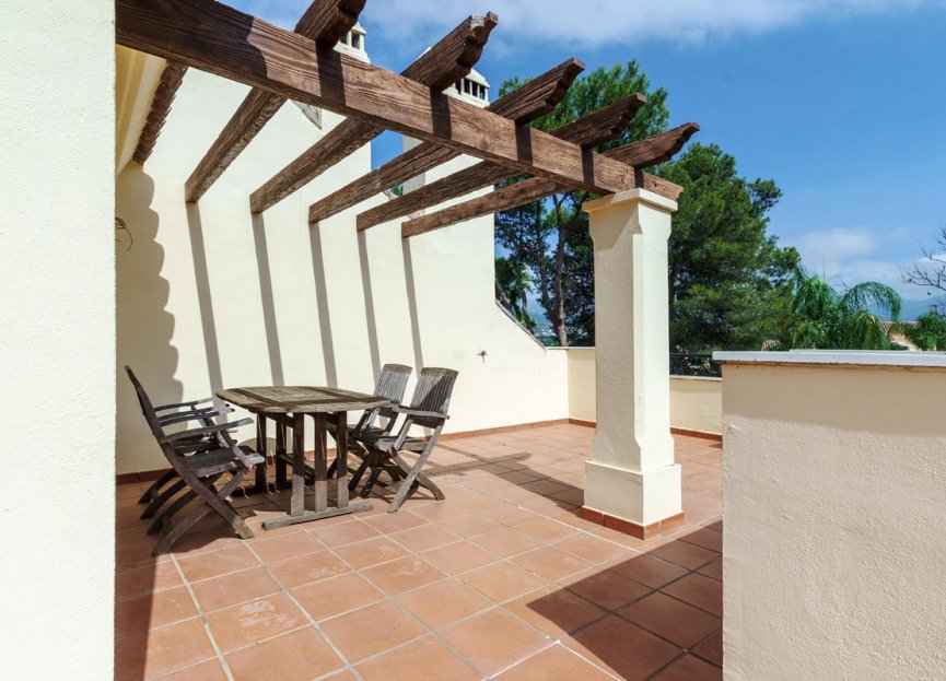 Resale - House - Semi-Detached House - Marbella - Nueva Andalucia