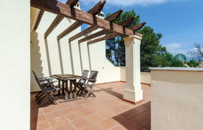 Resale - House - Semi-Detached House - Marbella - Nueva Andalucia