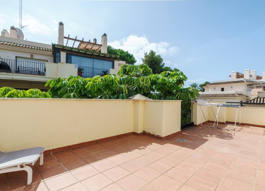 Resale - House - Semi-Detached House - Marbella - Nueva Andalucia