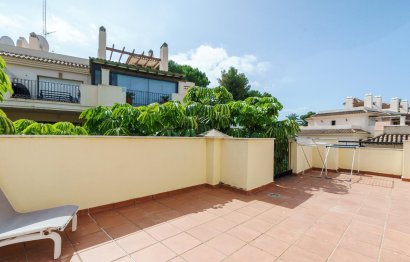 Resale - House - Semi-Detached House - Marbella - Nueva Andalucia