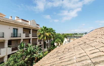 Resale - House - Semi-Detached House - Marbella - Nueva Andalucia