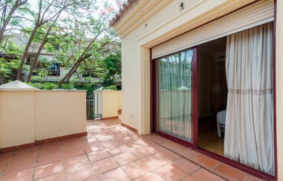 Resale - House - Semi-Detached House - Marbella - Nueva Andalucia