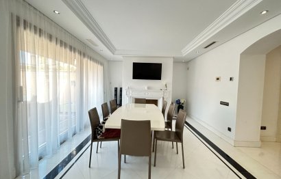 Resale - Apartment - Middle Floor Apartment - Marbella - Puerto Banús