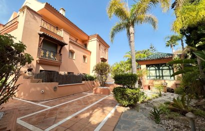 Resale - Apartment - Middle Floor Apartment - Marbella - Puerto Banús