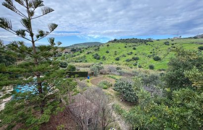 Resale - House - Finca - Cortijo - Estepona - Estepona Centro