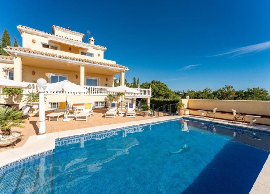 Resale - House - Detached Villa - Estepona - Estepona Centro