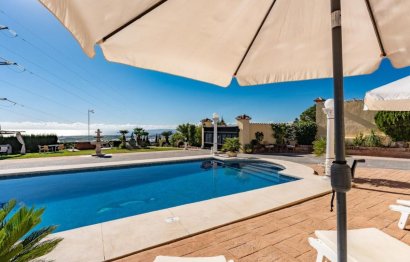 Resale - House - Detached Villa - Estepona - Estepona Centro