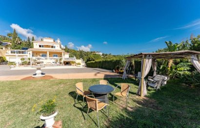 Resale - House - Detached Villa - Estepona - Estepona Centro