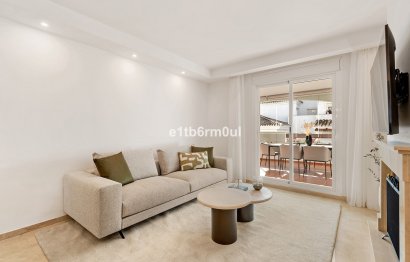 Resale - Apartment - Middle Floor Apartment - Marbella - Nueva Andalucia