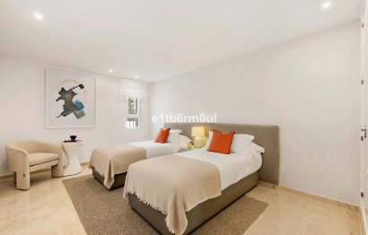 Resale - Apartment - Middle Floor Apartment - Marbella - Nueva Andalucia