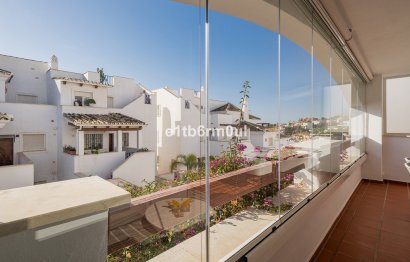 Resale - Apartment - Middle Floor Apartment - Marbella - Nueva Andalucia