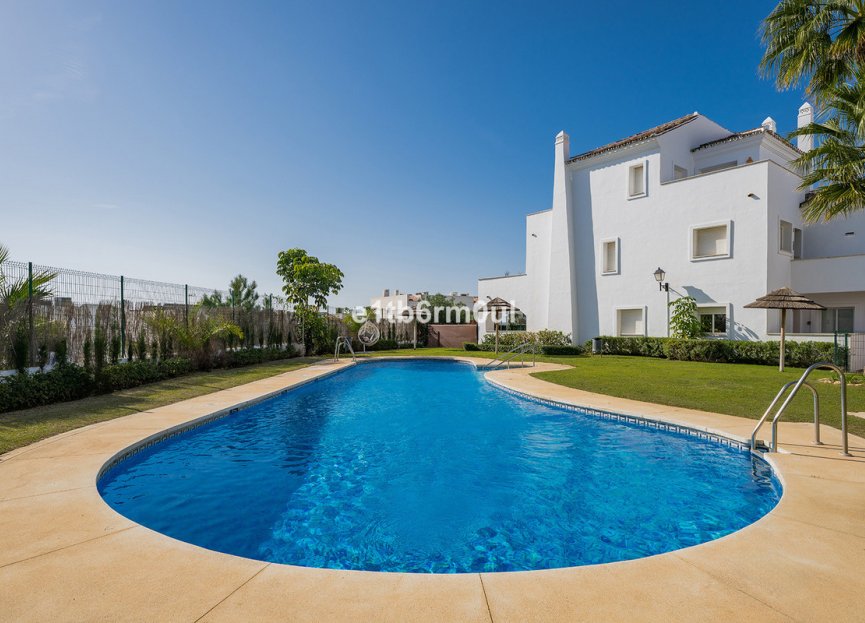 Resale - Apartment - Middle Floor Apartment - Marbella - Nueva Andalucia