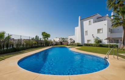 Resale - Apartment - Middle Floor Apartment - Marbella - Nueva Andalucia