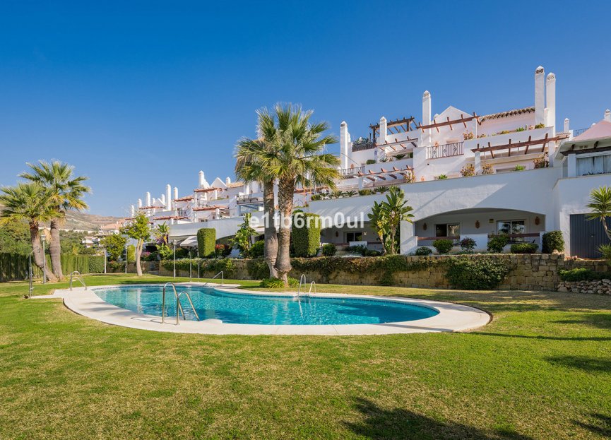 Resale - Apartment - Middle Floor Apartment - Marbella - Nueva Andalucia