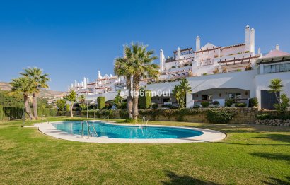 Resale - Apartment - Middle Floor Apartment - Marbella - Nueva Andalucia