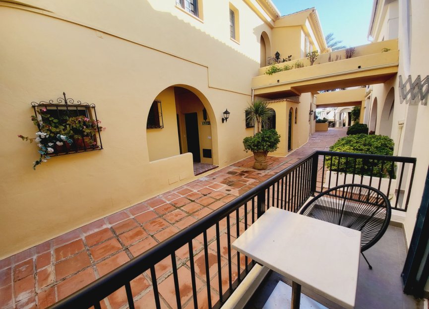 Resale - Apartment - Ground Floor Apartment - Marbella - Puerto de Cabopino