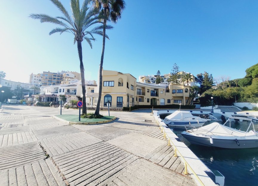 Resale - Apartment - Ground Floor Apartment - Marbella - Puerto de Cabopino