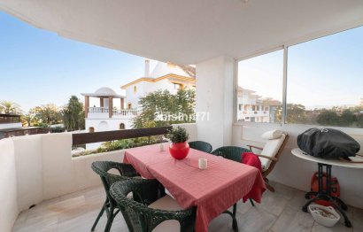 Resale - Apartment - Middle Floor Apartment - Marbella - Las Chapas