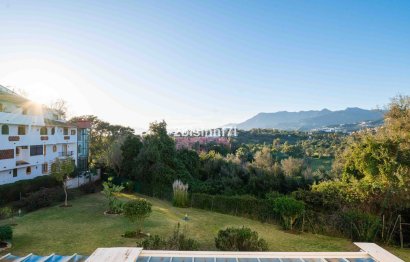 Resale - Apartment - Middle Floor Apartment - Marbella - Las Chapas