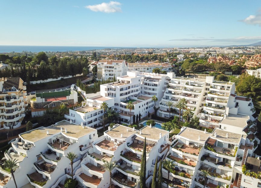 Resale - Apartment - Middle Floor Apartment - Marbella - Nueva Andalucia