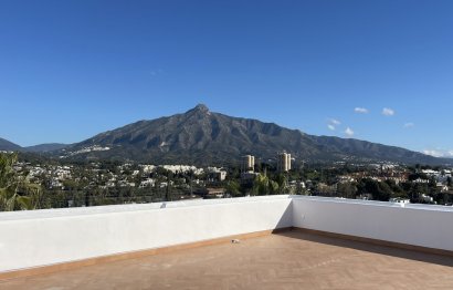 Resale - Apartment - Middle Floor Apartment - Marbella - Nueva Andalucia