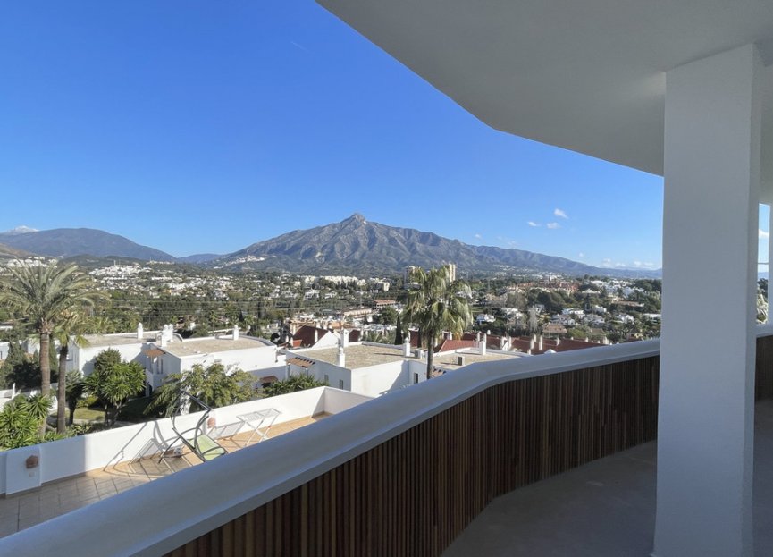 Resale - Apartment - Middle Floor Apartment - Marbella - Nueva Andalucia