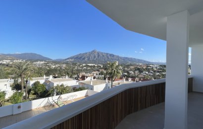 Resale - Apartment - Middle Floor Apartment - Marbella - Nueva Andalucia