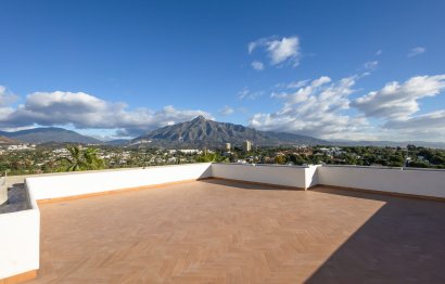 Resale - Apartment - Middle Floor Apartment - Marbella - Nueva Andalucia