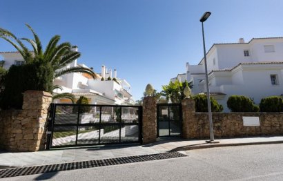 Resale - Apartment - Ground Floor Apartment - Marbella - Río Real