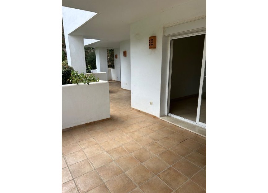 Resale - Apartment - Ground Floor Apartment - Benahavís - La Quinta