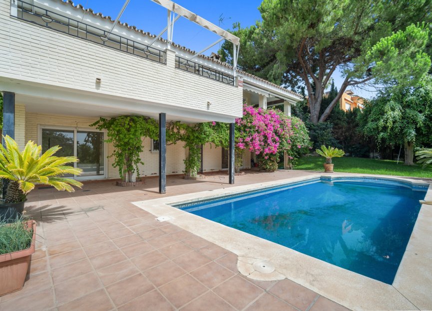 Resale - House - Detached Villa - Marbella - Guadalmina Alta