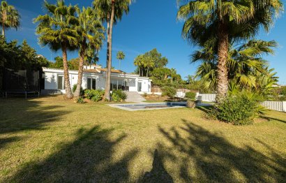 Resale - House - Detached Villa - Estepona - Estepona Centro