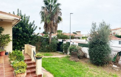 Resale - House - Detached Villa - Benalmádena - Benalmadena Centro