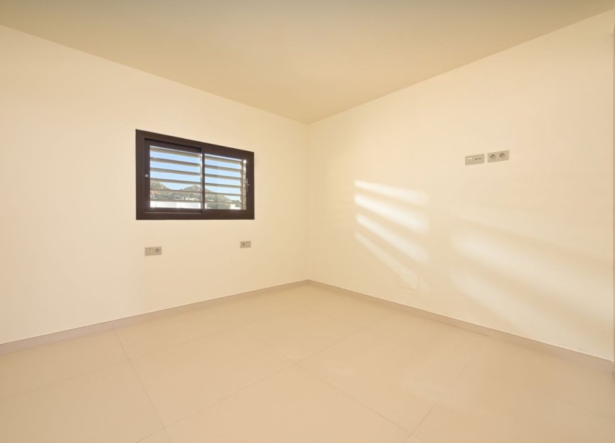 Resale - Apartment - Middle Floor Apartment - Fuengirola - Fuengirola Centro