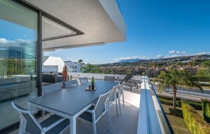 Resale - Apartment - Middle Floor Apartment - Estepona - Atalaya