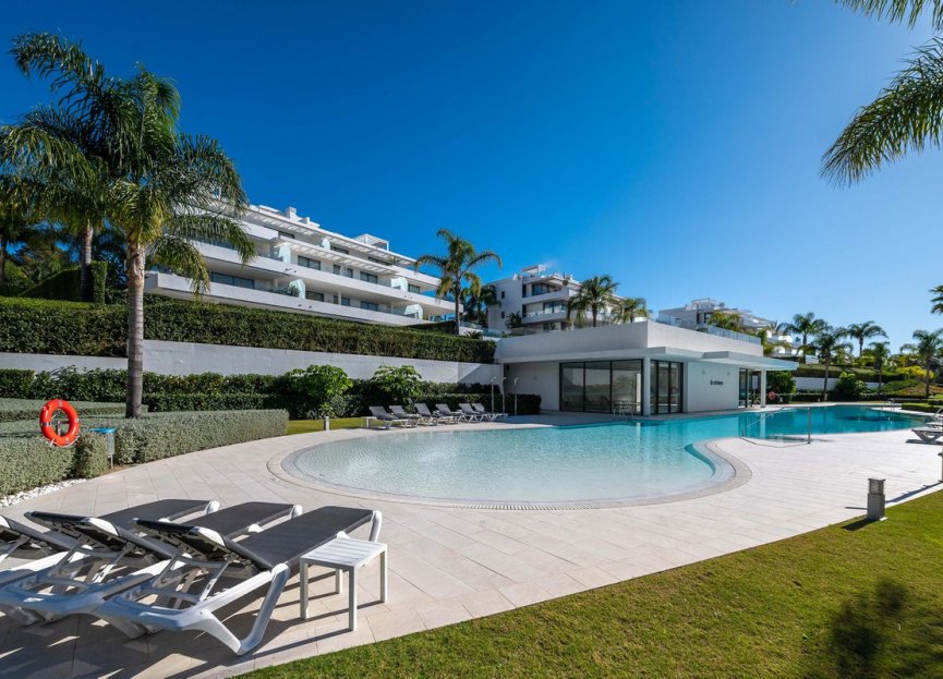 Resale - Apartment - Middle Floor Apartment - Estepona - Atalaya