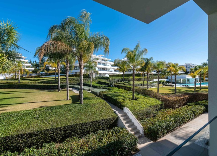 Resale - Apartment - Middle Floor Apartment - Estepona - Atalaya