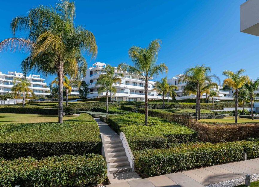 Resale - Apartment - Middle Floor Apartment - Estepona - Atalaya