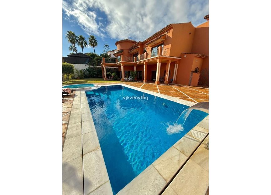 Resale - House - Detached Villa - Benahavís - Benahavís Centro