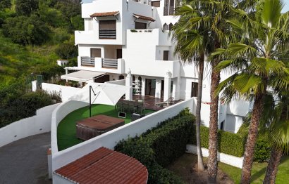 Resale - Apartment - Middle Floor Apartment - Estepona - Estepona Centro