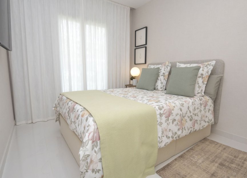 Resale - Apartment - Middle Floor Apartment - Estepona - Estepona Centro