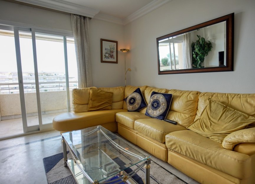 Resale - Apartment - Middle Floor Apartment - Marbella - Puerto Banús