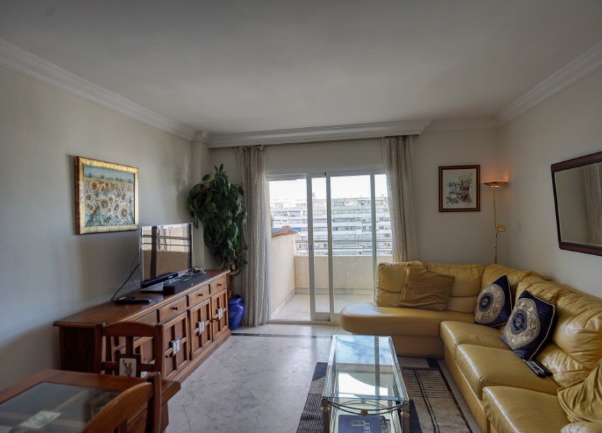 Resale - Apartment - Middle Floor Apartment - Marbella - Puerto Banús