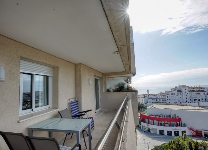 Resale - Apartment - Middle Floor Apartment - Marbella - Puerto Banús