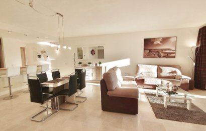 Resale - Apartment - Middle Floor Apartment - Estepona - Estepona Centro