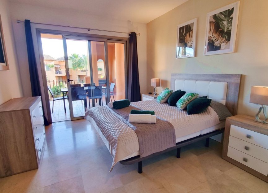 Resale - Apartment - Middle Floor Apartment - Estepona - Estepona Centro