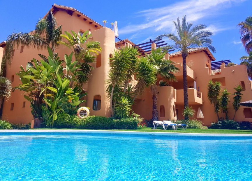 Resale - Apartment - Middle Floor Apartment - Estepona - Estepona Centro