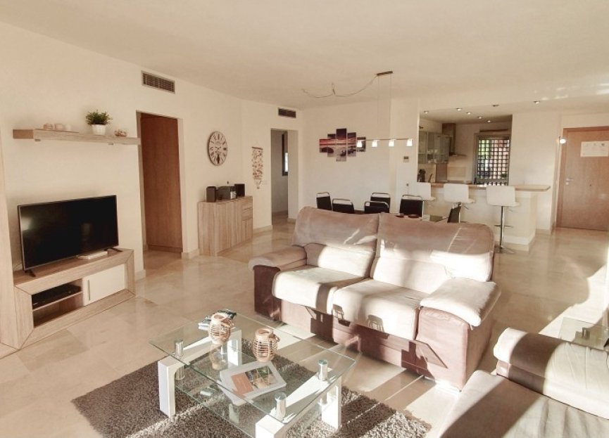 Resale - Apartment - Middle Floor Apartment - Estepona - Estepona Centro