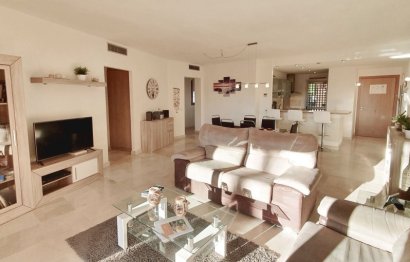 Resale - Apartment - Middle Floor Apartment - Estepona - Estepona Centro